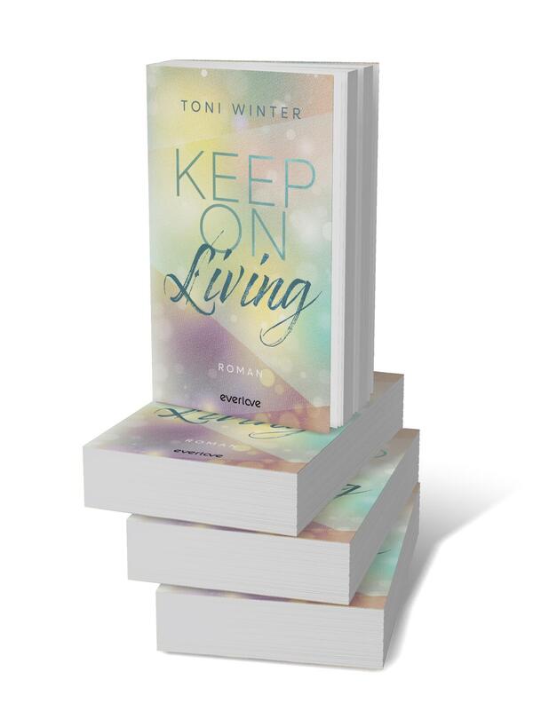 Bücherstapel des Buches „Keep on Living“
