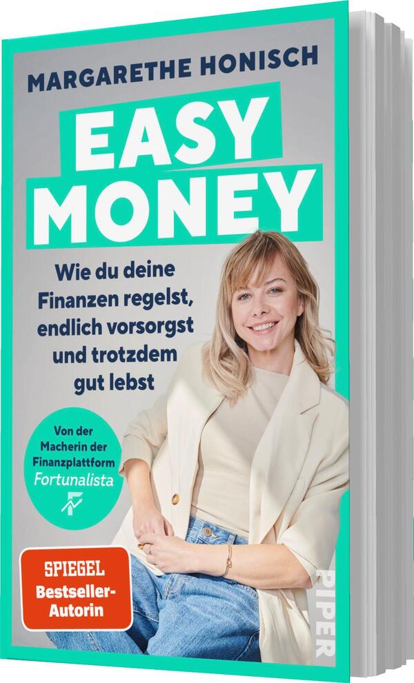 Das Buchcover zeigt einen hellen, mintgrünen Hintergrund. In großen, weißen Buchstaben steht der Titel „EASY MONEY“ prominent im oberen Bereich. Darunter befindet sich der Untertitel „Wie du deine Finanzen regelst, endlich vorsorgst und trotzdem gut lebst“ in einer schlichten, grauen Schrift. Auf der rechten Seite ist eine lächelnde Frau mit braunen Haaren in einem hellen Outfit abgebildet. Am unteren Rand steht der Hinweis „Von der Macherin der Finanzplattform Fortunalista“ sowie „SPIEGEL Bestseller-Autorin“ in kleinerer Schrift.