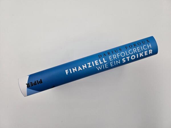 Außenansicht des Buches „Finanziell erfolgreich wie ein Stoiker“