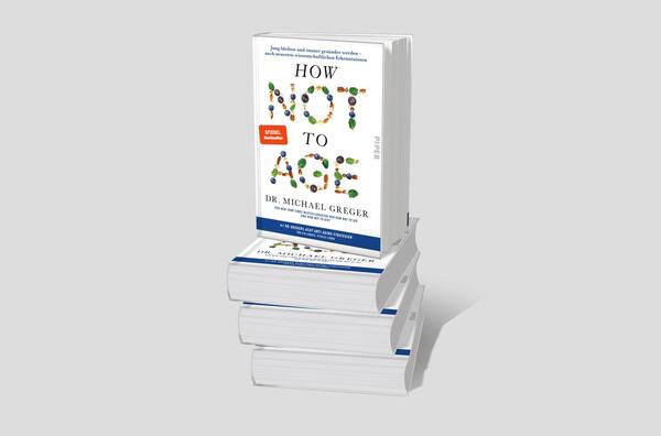 Bücherstapel des Buches „How Not to Age“