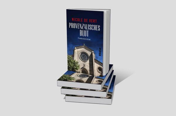 Bücherstapel des Buches „Provenzalisches Blut“
