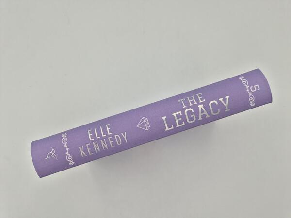 Außenansicht des Buches „The Legacy – Endlich erwachsen“