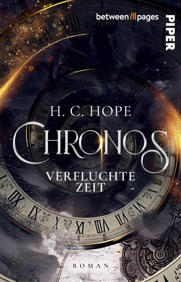 Das Buchcover zeigt einen geheimnisvollen Hintergrund in dunklen Blau- und Schwarztönen, durchzogen von goldenen und weißen Lichteffekten, die eine mystische Atmosphäre schaffen. Im Zentrum steht der Titel „CHRONOS“ in eleganter, geschwungener Schrift in Gold, während darunter der Untertitel „VERFLUCHTE ZEIT“ in klarer, weißer Schrift erscheint. Der Name der Autorin, H. C. Hope, ist ebenfalls in einer schlichten Schriftart oben auf dem Cover platziert.