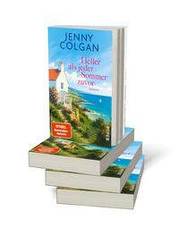 Bücherstapel des Buches „Heller als jeder Sommer zuvor“