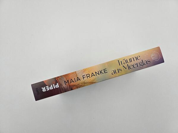 Außenansicht des Buches „Träume aus Meerglas“