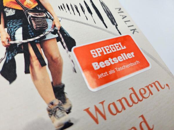 Außenansicht des Buches „Wandern, Glück und lange Ohren“