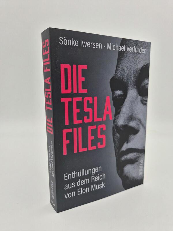 Außenansicht des Buches „Die Tesla-Files“