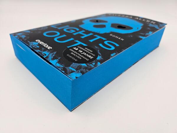 Außenansicht des Buches „Lights Out“