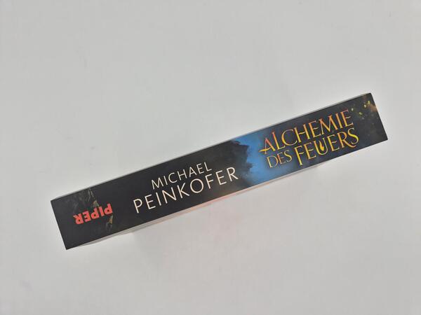 Außenansicht des Buches „Alchemie des Feuers“