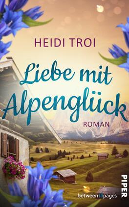 Das Buchcover zeigt eine malerische Alpenlandschaft mit sanften Hügeln und hohen Bergen im Hintergrund. Im Vordergrund sind blühende Alpenblumen und ein Holzhaus mit offenen Fensterläden zu sehen. Der Titel „Liebe mit Alpenglück“ ist in einer geschwungenen, blauen Schrift platziert, während der Autorennamen „Heidi Troi“ in dunklerer Schrift darüber steht. Die Atmosphäre wirkt harmonisch und idyllisch, abgerundet durch warme Farbtöne, die eine einladende Stimmung erzeugen.