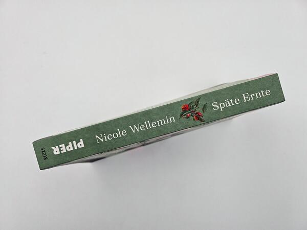 Außenansicht des Buches „Späte Ernte“