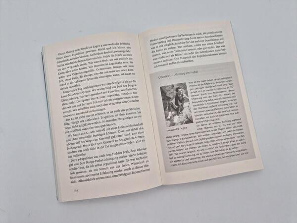 Außenansicht des Buches „Überlebt“