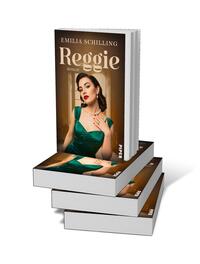 Bücherstapel des Buches „Reggie“