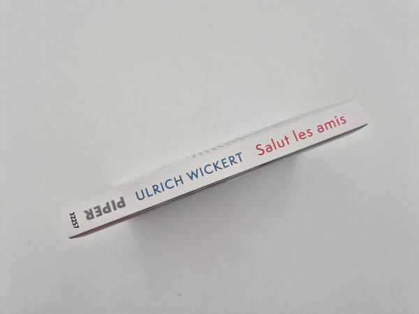 Außenansicht des Buches „Salut les amis“