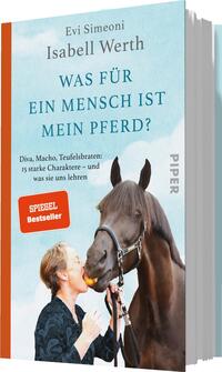Das Buchcover zeigt eine Frau, die einem mittelgroßen, braunen Pferd eine Karotte reicht. Die Frau hat kurze, blonde Haare und trägt ein weißes Oberteil. Der Hintergrund ist in sanften Blau- und Türkistönen gehalten, ergänzt durch einen orangefarbenen Streifen auf der linken Seite, auf dem der Titel „Was für ein Mensch ist mein Pferd?“ in großen, schwarzen Buchstaben steht. Darüber sind die Autorennamen Evi Simeoni und Isabell Werth abgedruckt. Das Cover vermittelt eine freundliche und einladende Atmosphäre. Der Hinweis „SPIEGEL Bestseller“ ist ebenfalls prominent auf dem Cover platziert.