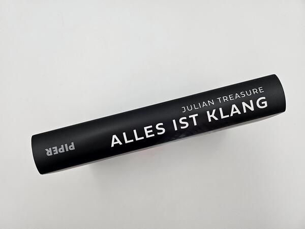 Außenansicht des Buches „Alles ist Klang“