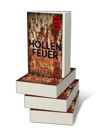 Bücherstapel des Buches „Höllenfeuer“