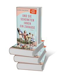 Bücherstapel des Buches „Und sie schenkten ihnen ein Zuhause“