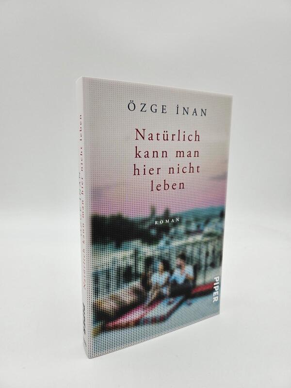 Außenansicht des Buches „Natürlich kann man hier nicht leben“