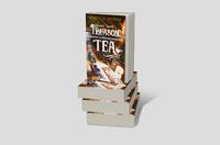 Bücherstapel des Buches „Can’t Spell Treason Without Tea“