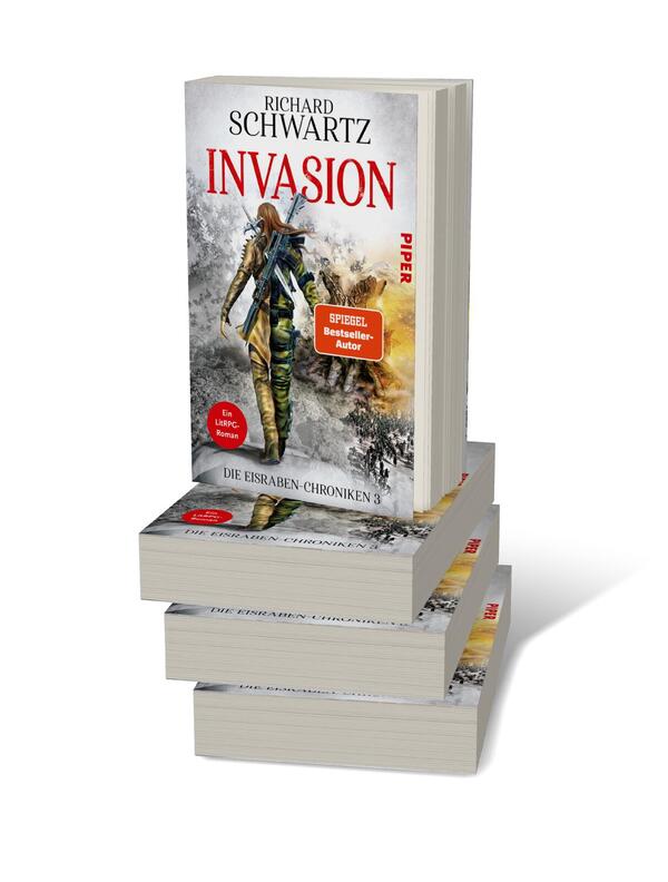 Bücherstapel des Buches „Invasion“