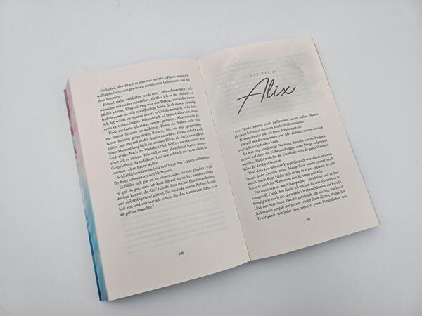 Innenansicht des Buches „Azurblau“