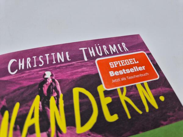 Außenansicht des Buches „Wandern. Radeln. Paddeln.“