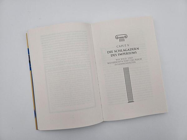 Außenansicht des Buches „Das Imperium kehrt zurück“