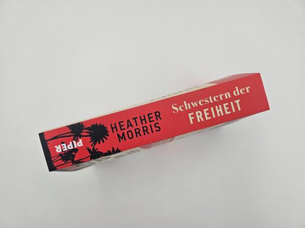 Außenansicht des Buches „Schwestern der Freiheit “