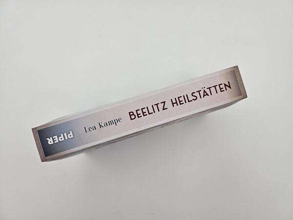 Innenansicht des Buches „Beelitz Heilstätten“