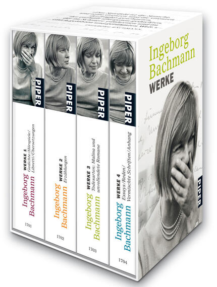 Das Buchcover zeigt eine Buchbox mit den Werken von Ingeborg Bachmann. Jede Seite der Box trägt den Schriftzug „Ingeborg Bachmann“ in einer klaren Typografie, ergänzt durch die Bezeichnung „Werke“ in kräftigem Grün. Die Coverbilder zeigen eine Fotografie von Ingeborg Bachmann in Schwarz-Weiß, die eine nachdenkliche Ausdrucksform vermittelt. Die Box hat einen weißen Hintergrund mit einer Handschrift, die subtil in Grau angedeutet ist, und schafft eine literarische, nostalgische Atmosphäre.